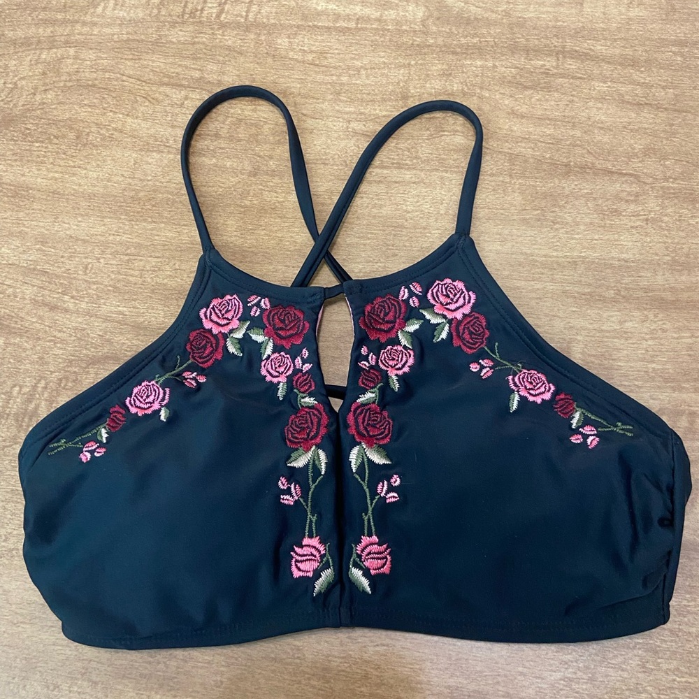 xhilaration women’s New bikini‎ halter top Medium